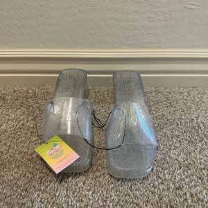 BARBIE Forever 21 Jelly shoes with a little heal - Size 10